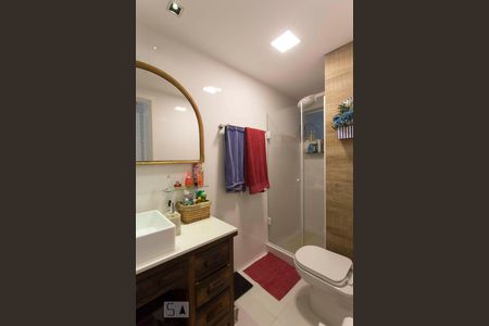 banheiro de apartamento à venda com 2 quartos, 76m² em Icaraí, Niterói