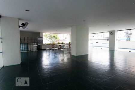 Apartamento à venda com 76m², 2 quartos e 1 vagasalão de festas