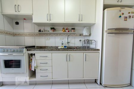 Apartamento à venda com 110m², 3 quartos e 2 vagas Apartamento à venda com 110m², 3 quartos e 2 vagascozinha