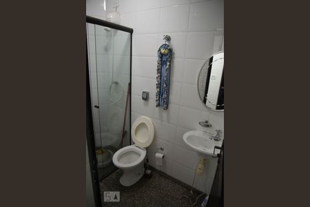 Casa à venda com 280m², 3 quartos e 2 vagas Casa à venda com 280m², 3 quartos e 2 vagasBanheiro 3