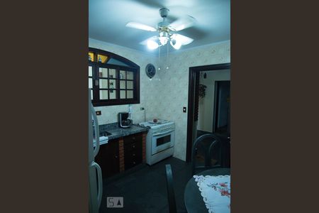 Casa à venda com 280m², 3 quartos e 2 vagas Casa à venda com 280m², 3 quartos e 2 vagasCozinha