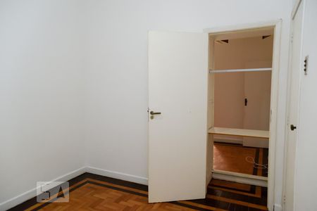 Detalhe Armário Quarto 1 (aberto para quarto 2) de apartamento para alugar com 2 quartos, 80m² em Lagoa, Rio de Janeiro