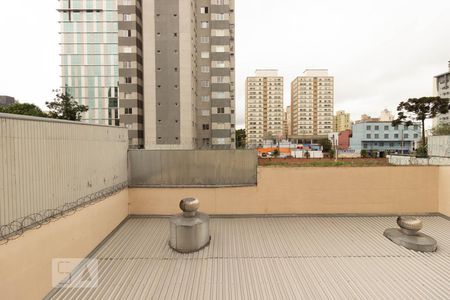 Sala - vista de apartamento para alugar com 1 quarto, 38m² em Centro, Curitiba