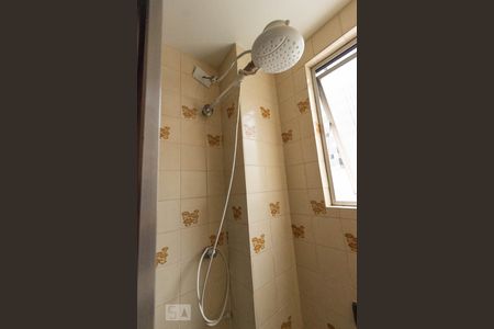 Banheiro - chuveiro a gás de apartamento para alugar com 1 quarto, 38m² em Centro, Curitiba