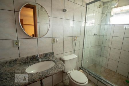 Banheiro da suite  de casa para alugar com 2 quartos, 165m² em Vila Assunção, Santo André