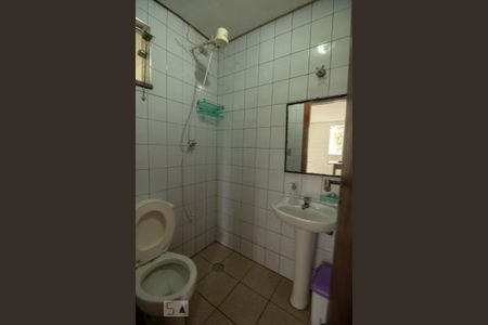 Banheiro de casa para alugar com 2 quartos, 165m² em Vila Assunção, Santo André