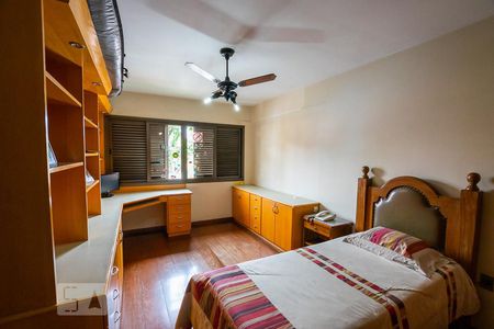 Casa à venda com 380m², 4 quartos e 4 vagasQuarto