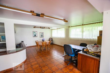 Casa à venda com 380m², 4 quartos e 4 vagasSalão