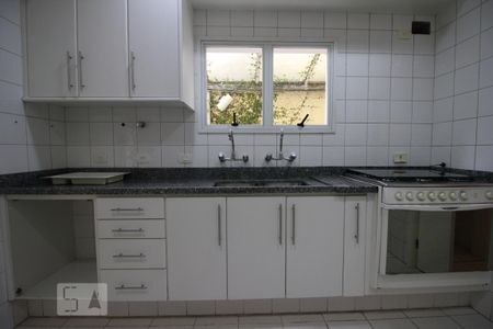 Cozinha de casa de condomínio para alugar com 4 quartos, 310m² em Jardim Morumbi, São Paulo