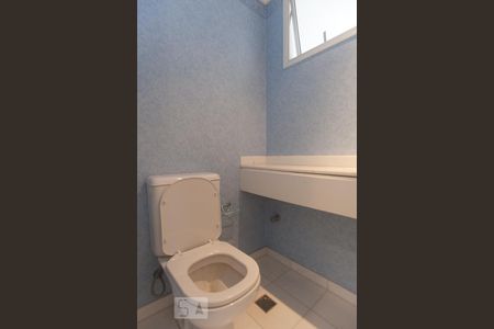 Lavabo de apartamento para alugar com 1 quarto, 58m² em Cambuí, Campinas