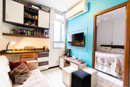 Sala de apartamento para alugar com 1 quarto, 36m² em Zona Industrial (guará), Brasília