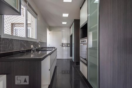 Apartamento à venda com 150m², 4 quartos e 2 vagas Apartamento à venda com 150m², 4 quartos e 2 vagasCozinha