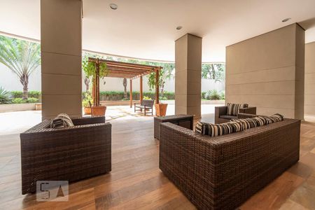 Apartamento à venda com 150m², 4 quartos e 2 vagas Apartamento à venda com 150m², 4 quartos e 2 vagasÁrea de estar