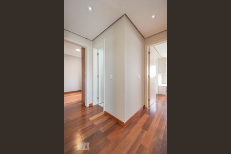 Corredor de apartamento à venda com 4 quartos, 150m² em Vila Andrade, São Paulo