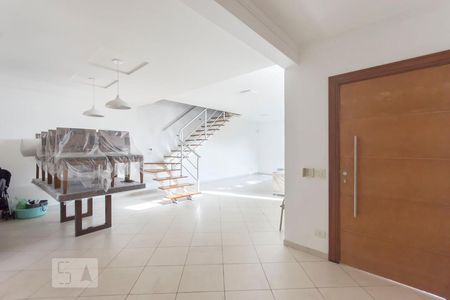 Sala de casa para alugar com 4 quartos, 258m² em Jardim Novo Mundo, São Paulo
