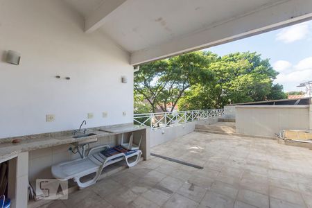 Casa à venda com 258m², 4 quartos e 3 vagas Casa à venda com 258m², 4 quartos e 3 vagasCobertura/Churrasqueira