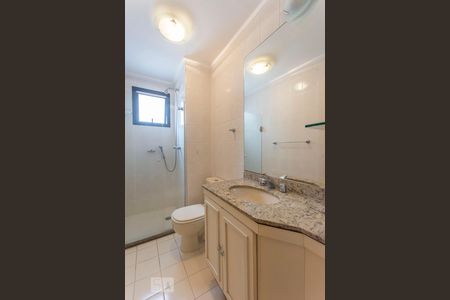 Banheiro de apartamento para alugar com 3 quartos, 105m² em Vila Nova Conceição, São Paulo