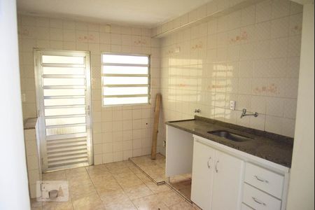 Casa à venda com 252m², 4 quartos e 4 vagasCozinha 