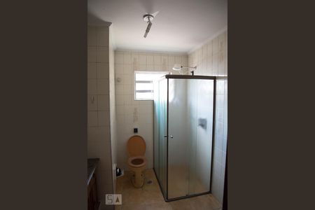 Banheiro 2 de casa à venda com 4 quartos, 252m² em Vila Picinin, São Paulo