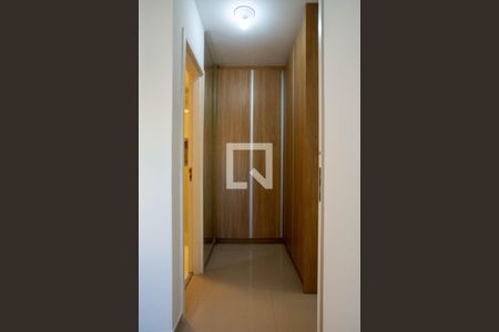 Apartamento para alugar com 68m², 2 quartos e 1 vaga Apartamento para alugar com 68m², 2 quartos e 1 vagaCloset da suíte