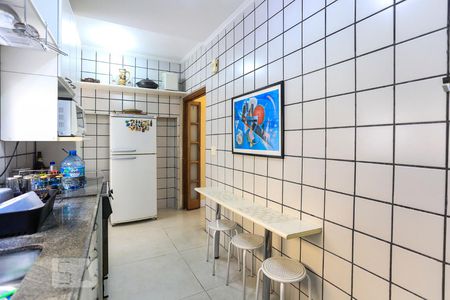 Casa à venda com 190m², 4 quartos e 2 vagasCozinha