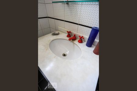 Casa à venda com 190m², 4 quartos e 2 vagasBanheiro da Suite 1