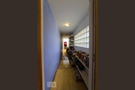 Casa à venda com 190m², 4 quartos e 2 vagasCorredor 