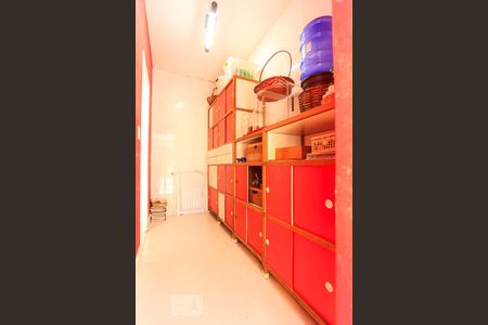 Casa à venda com 190m², 4 quartos e 2 vagasCorredor Armários