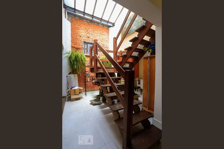 Escada de casa à venda com 4 quartos, 190m² em Sumaré, São Paulo