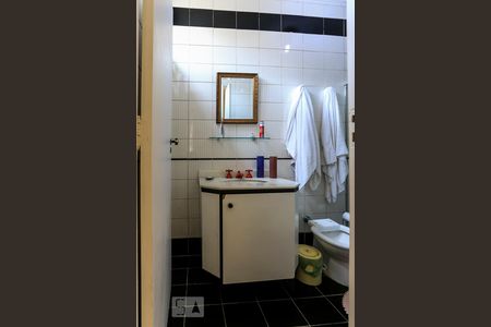 Casa à venda com 190m², 4 quartos e 2 vagasBanheiro da Suite 1