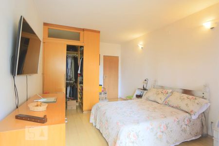 Casa à venda com 190m², 4 quartos e 2 vagasSuite 3