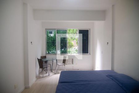 Sala | Quarto de apartamento à venda com 1 quarto, 38m² em Copacabana, Rio de Janeiro