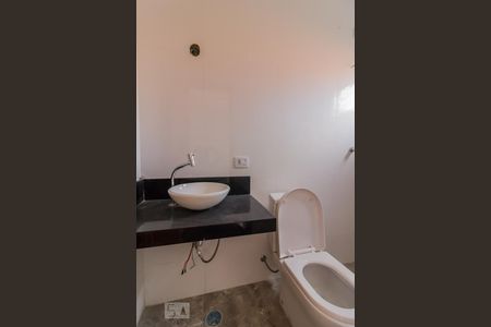 Banheiro da suíte 2 de casa à venda com 3 quartos, 120m² em Vila Maranduba, Guarulhos