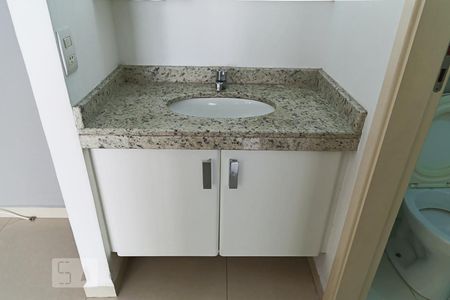 Banheiro de apartamento para alugar com 1 quarto, 50m² em Consolação, São Paulo