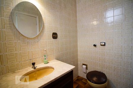 Lavabo de casa para alugar com 4 quartos, 400m² em Bela Aliança, São Paulo