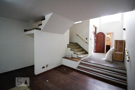 Casa para alugar com 400m², 4 quartos e 2 vagas Casa para alugar com 400m², 4 quartos e 2 vagasSala