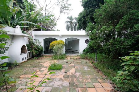 Casa para alugar com 400m², 4 quartos e 2 vagas Casa para alugar com 400m², 4 quartos e 2 vagasQuintal