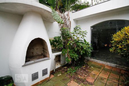 Casa para alugar com 400m², 4 quartos e 2 vagas Casa para alugar com 400m², 4 quartos e 2 vagasQuintal