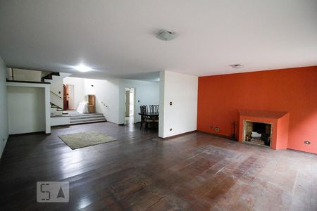 Casa para alugar com 400m², 4 quartos e 2 vagas Casa para alugar com 400m², 4 quartos e 2 vagasSala