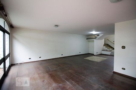 Casa para alugar com 400m², 4 quartos e 2 vagas Casa para alugar com 400m², 4 quartos e 2 vagasSala