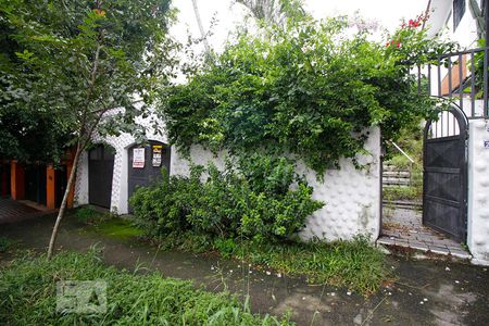 Casa para alugar com 400m², 4 quartos e 2 vagas Casa para alugar com 400m², 4 quartos e 2 vagasFachada