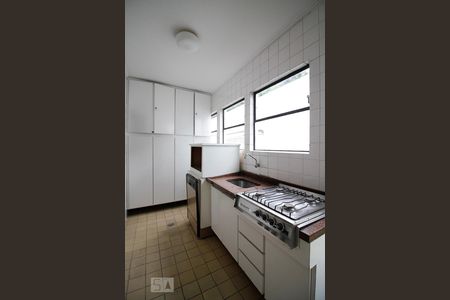 Casa para alugar com 400m², 4 quartos e 2 vagas Casa para alugar com 400m², 4 quartos e 2 vagasÁrea de Serviço