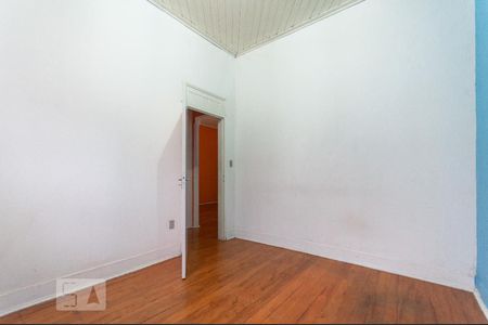 Casa à venda com 122m², 8 quartos e 2 vagas Casa à venda com 122m², 8 quartos e 2 vagasQuarto 2