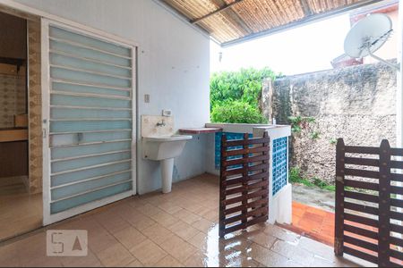 Casa à venda com 122m², 8 quartos e 2 vagas Casa à venda com 122m², 8 quartos e 2 vagasLavanderia