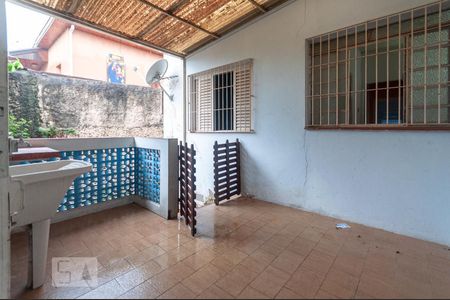 Casa à venda com 122m², 8 quartos e 2 vagas Casa à venda com 122m², 8 quartos e 2 vagasLavanderia