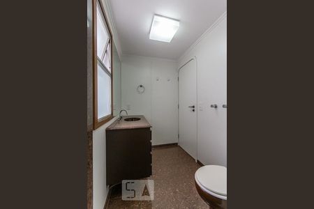 Banheiro de apartamento à venda com 2 quartos, 105m² em Vila Suzana, São Paulo