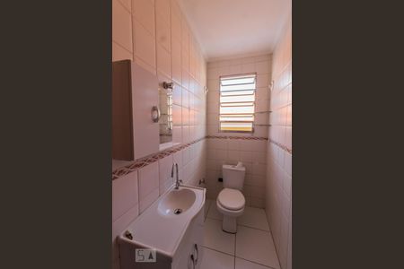 Casa à venda com 193m², 2 quartos e 2 vagasBanheiro