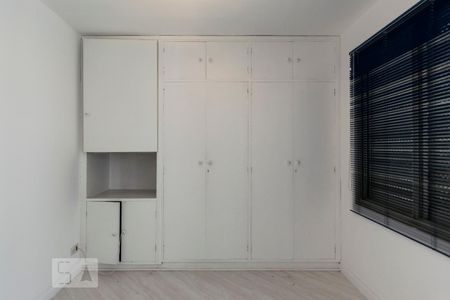 Quarto 1 (Armários) de apartamento para alugar com 2 quartos, 110m² em Vila Mariana, São Paulo