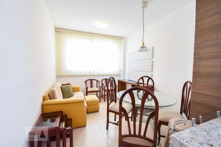 Sala de apartamento para alugar com 1 quarto, 40m² em Itapoã, Belo Horizonte