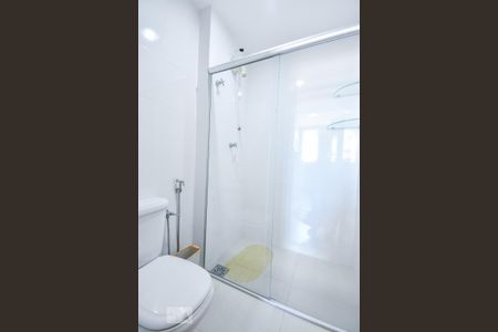 Banheiro de apartamento para alugar com 1 quarto, 40m² em Itapoã, Belo Horizonte